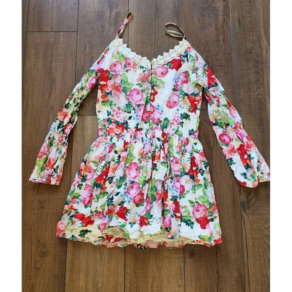 NWT Boutique Floral Romper‎ Cottagecore Boho Size Small